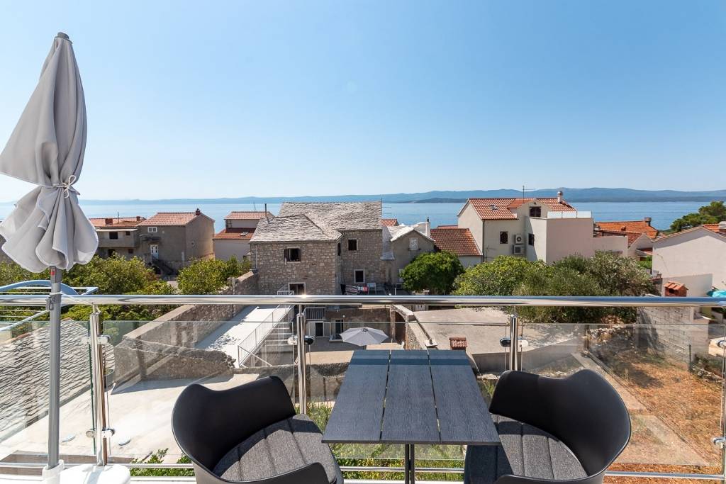 Otok Brač  Bol - Sobe Renci - great location & sea view: - Apartman 2