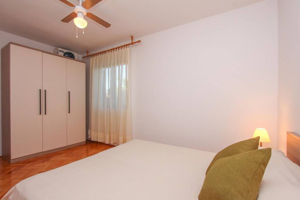 Otok Brač  Supetar - Apartmani Miro - 3 Bedroom apartment: - Apartman 1
