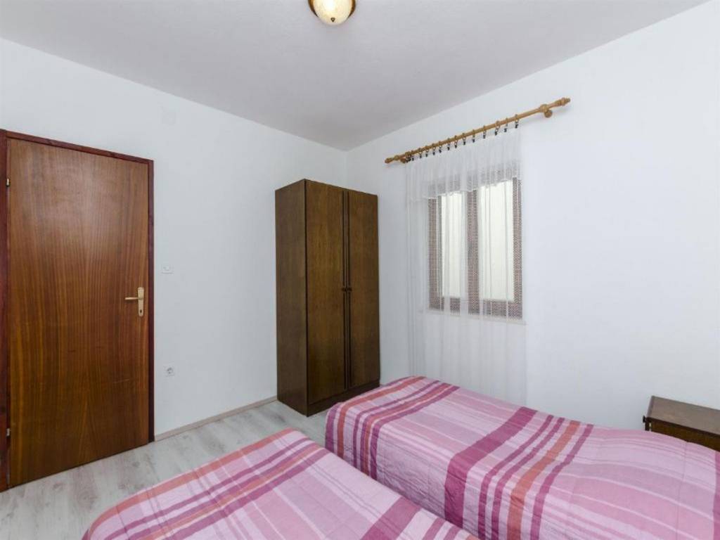 Otok Brač  Supetar - Apartmani Silvana - economy apartments :  - Apartman 1
