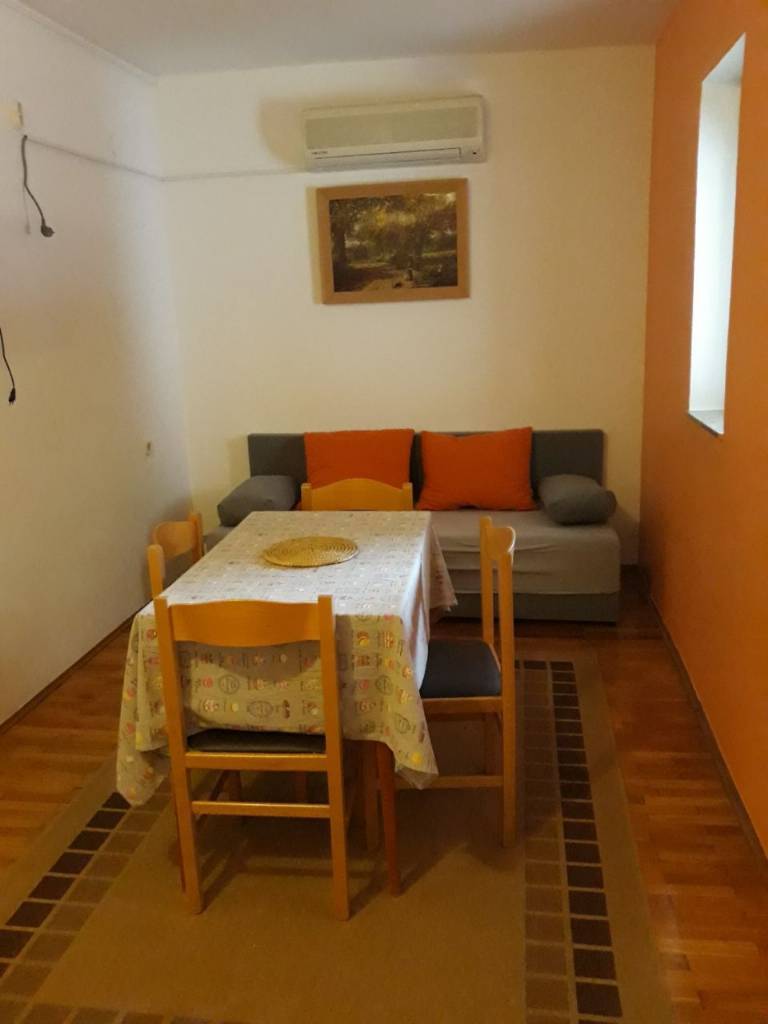 Otok Pag  Pag - Apartmani Ivo - with nice garden: - Appartement 2