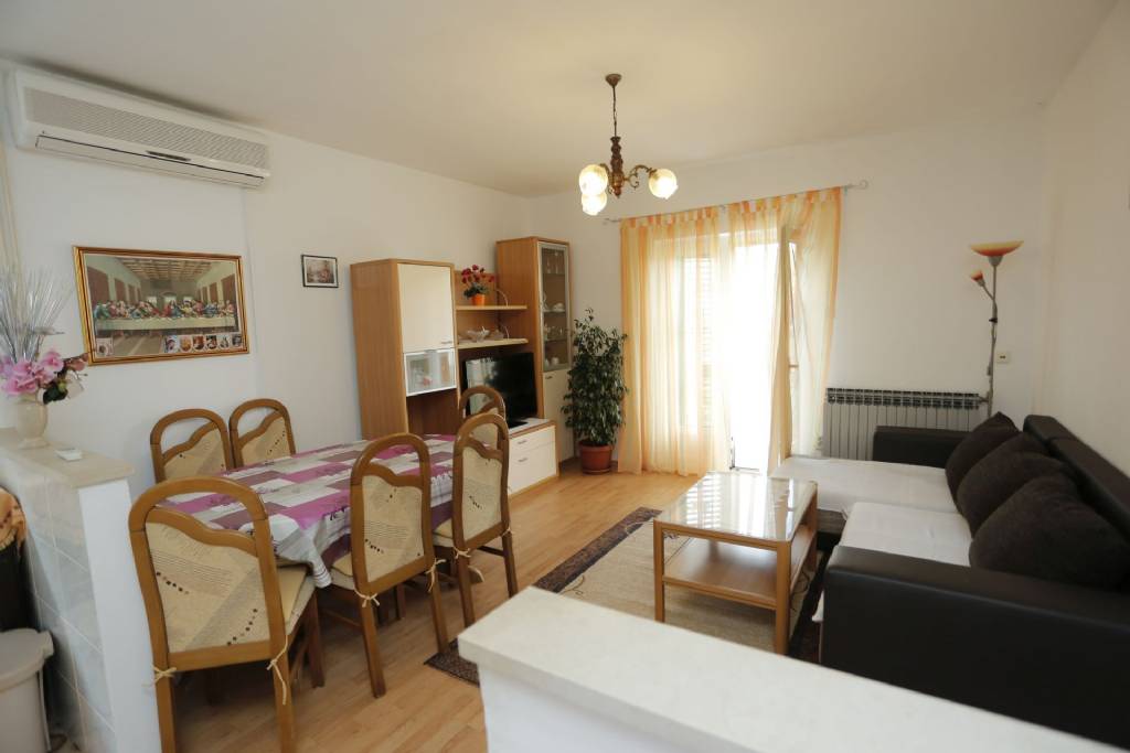 Otok Brač  Postira - Apartmani Dina - 3 bedrooms - Apartman 1