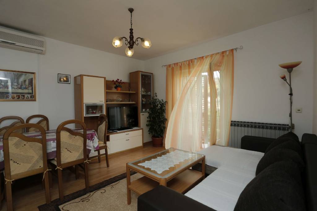 Otok Brač  Postira - Apartmani Dina - 3 bedrooms - Apartman 1
