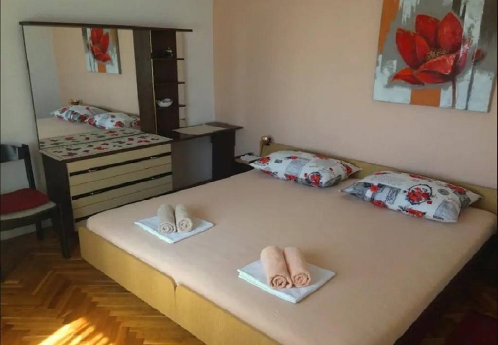 Otok Murter  Betina - Sobe Ognjen- family apartments with free parking - Apartman 1
