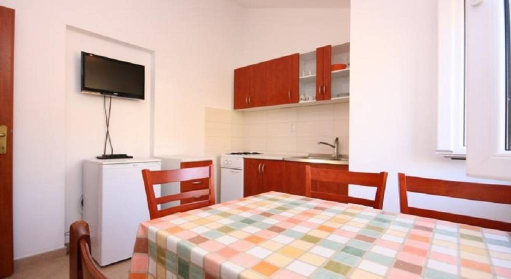 Rivijera Šibenik  Grebaštica - Apartmani Per - comfortable  family apartments - Apartman 2