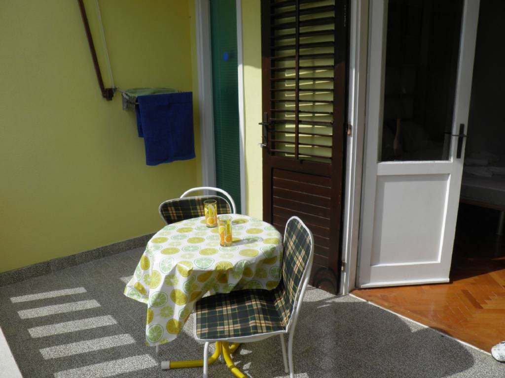 Rivijera Makarska  Brela - Apartmani Angela -  with beautiful courtyard: - Apartman Studio 2