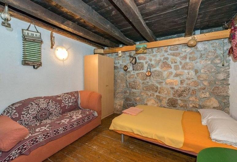 Rivijera Zadar  Starigrad Paklenica - Kuća za odmor Role - retro & affordable: - Maison de vacances 1