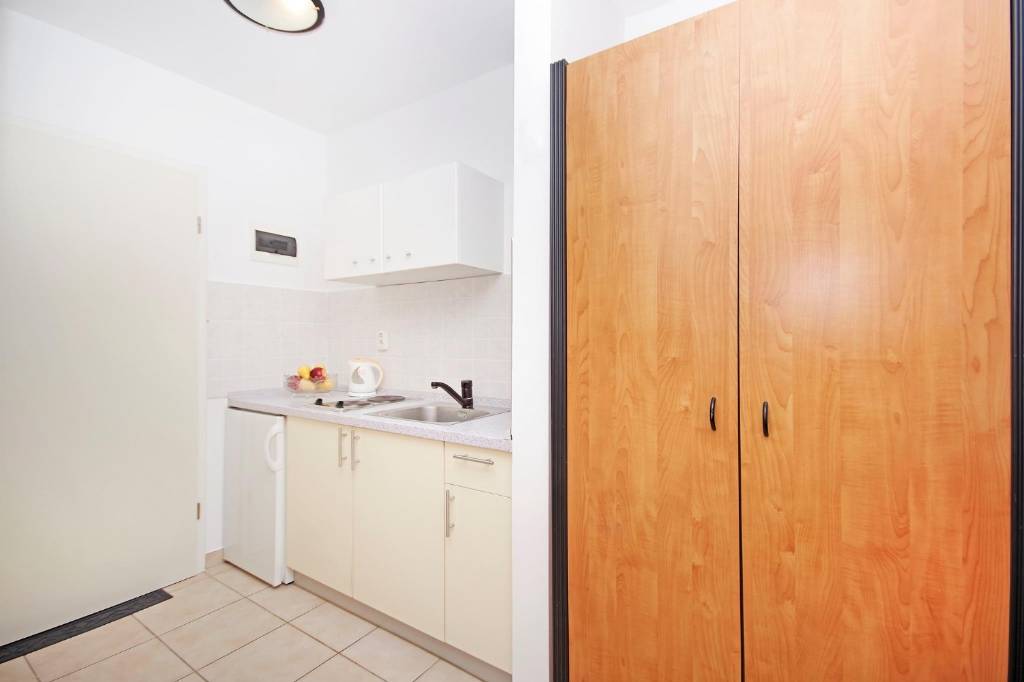 Rivijera Trogir  Trogir - Apartmani JaVi - free private parking: - Appartement Studio 4