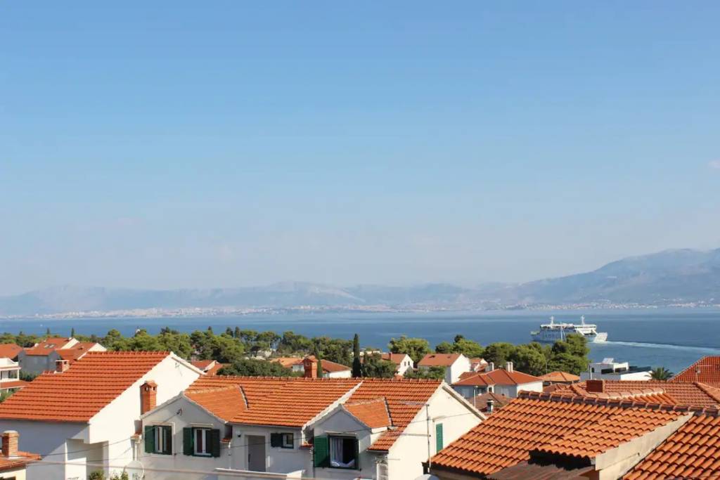 Otok Brač  Supetar - Apartmani Lucia - terrace with sea view : - Apartman 2