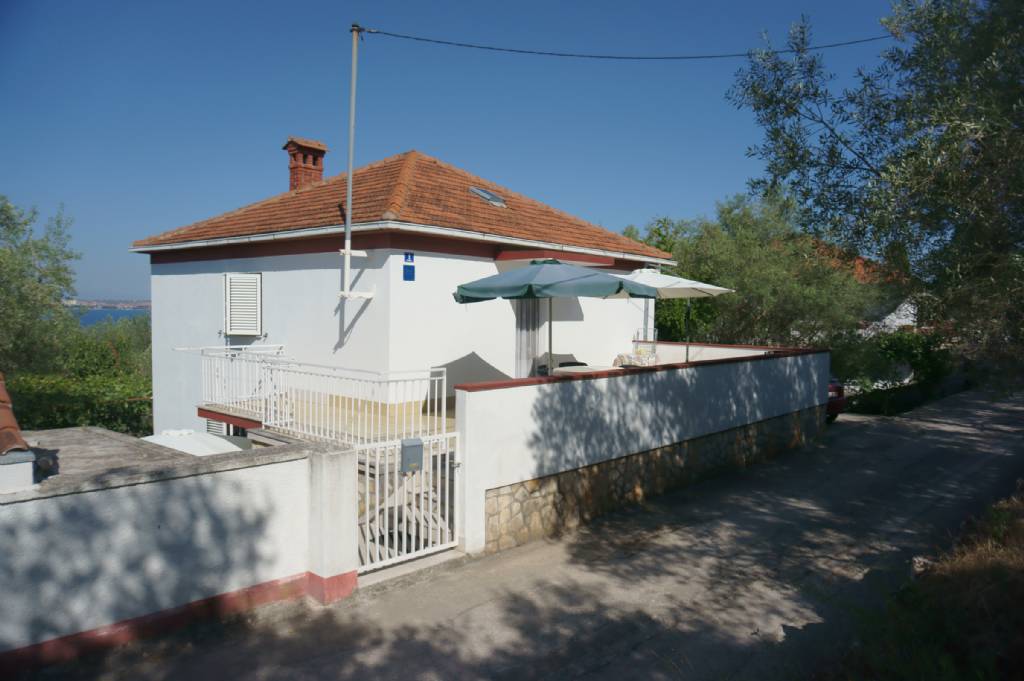 Ugljan-Poljana - ApartmanSoba - Kuća za odmor: Detalji ... Ugljan-Poljana - ApartmanSoba - Kuća za odmor: Detalji ...