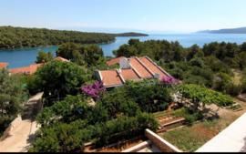 Hvar-Vrboska - ApartmanSoba - Villa Ema: Detalji ... Hvar-Vrboska - ApartmanSoba - Villa Ema: Detalji ...