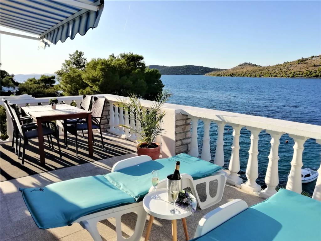 Šibenik Grebaštica - Šparadići - Appartement Zimmer - Apartmani Martin ..