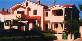  Pore� - Appartamento Camera - Apartmani Marino ..