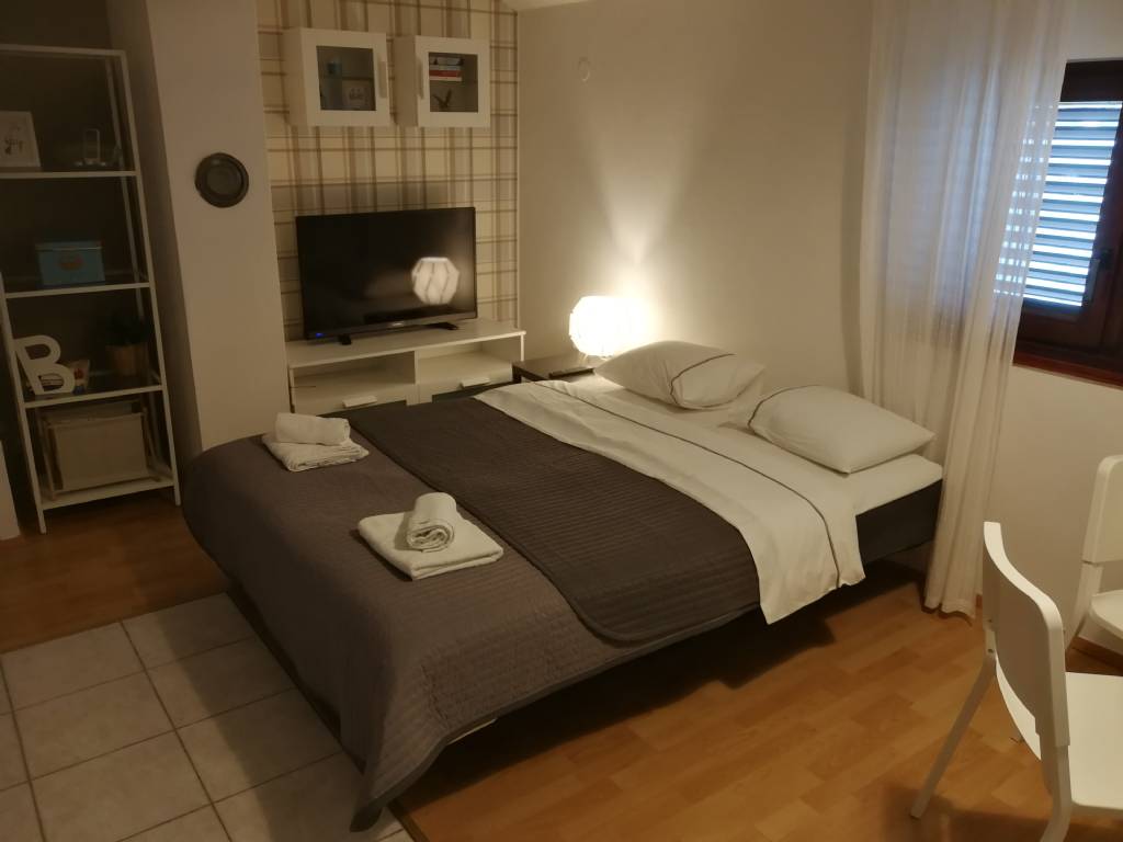 Ugljan Kukljica - Apartmani Lonić Sandra i Davor - Apartman 1